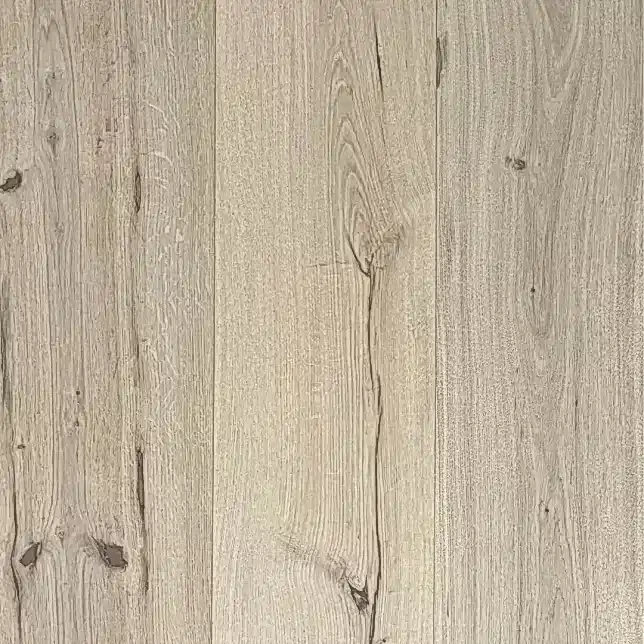 Detailed grain of Heritage XL Invisible Rustic Oak flooring with invisible lacquer, showcasing organic rustic pattern in close view